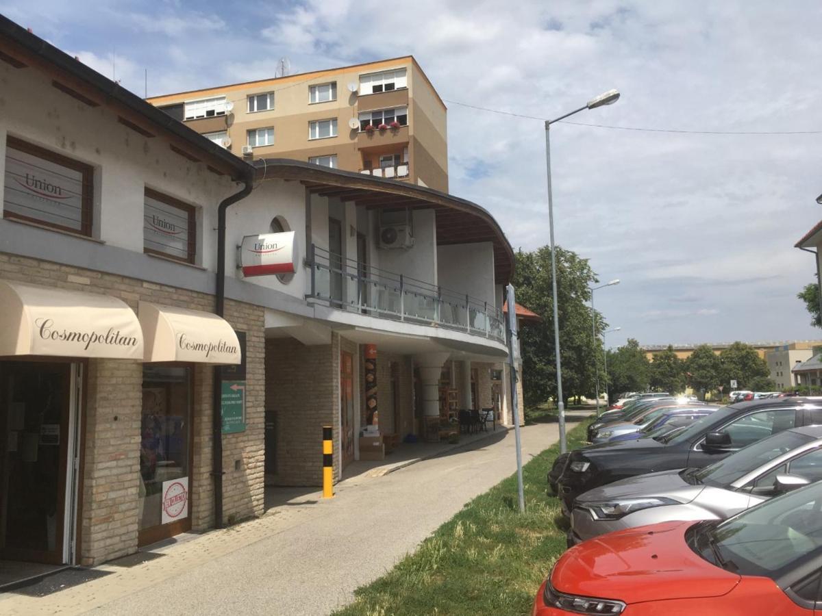 Konde Apartments B Dunajska Streda Exterior photo