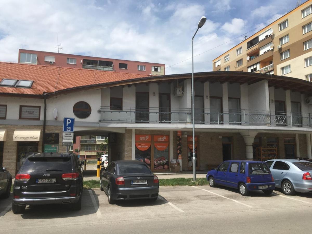 Konde Apartments B Dunajska Streda Exterior photo